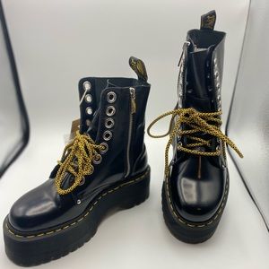 Dr. Martens Jadon Max Platform Boot